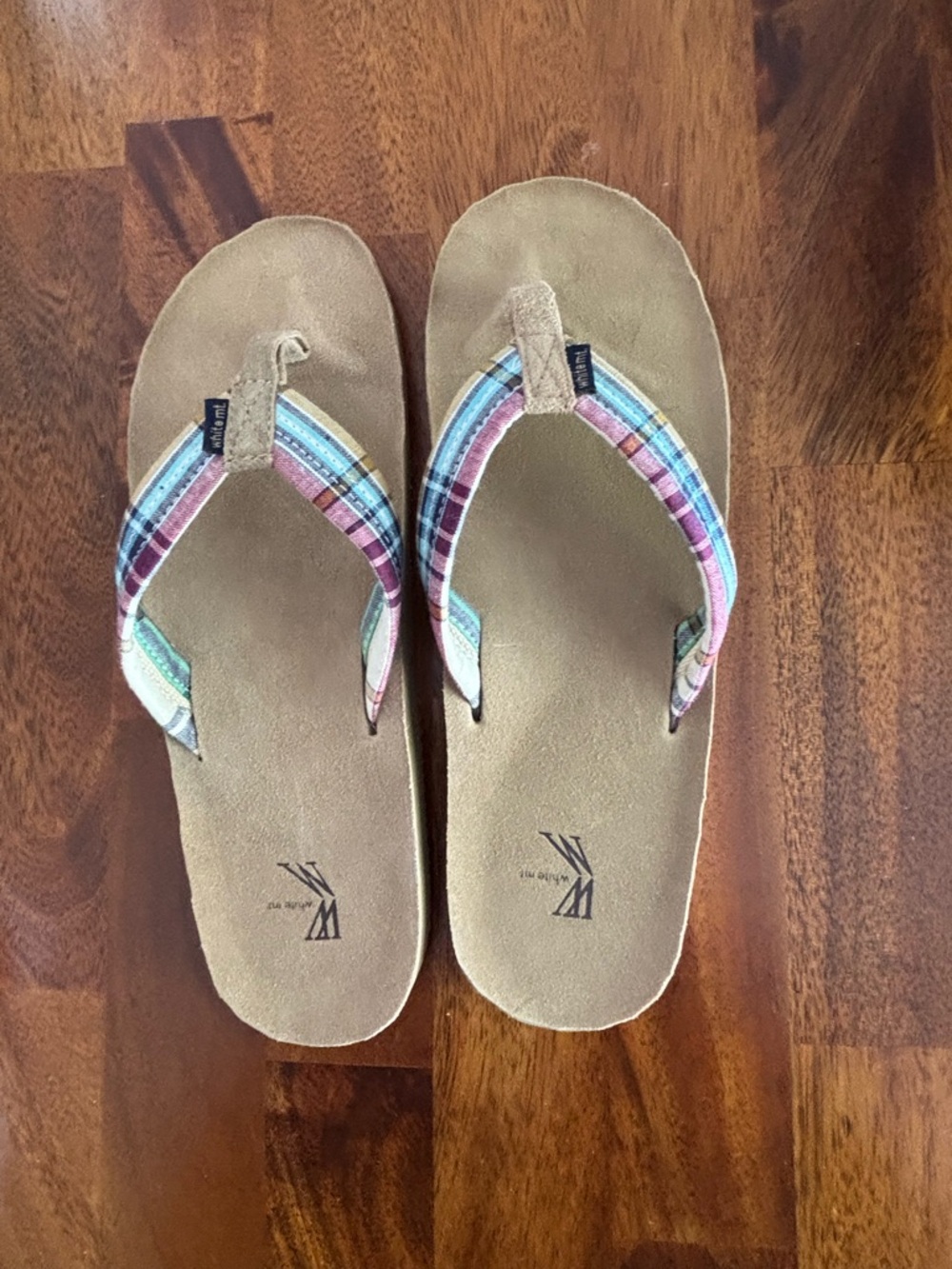 White Mountain Tan Footbed Flip Flop Sandals with Multicolor Plaid Straps NWOT